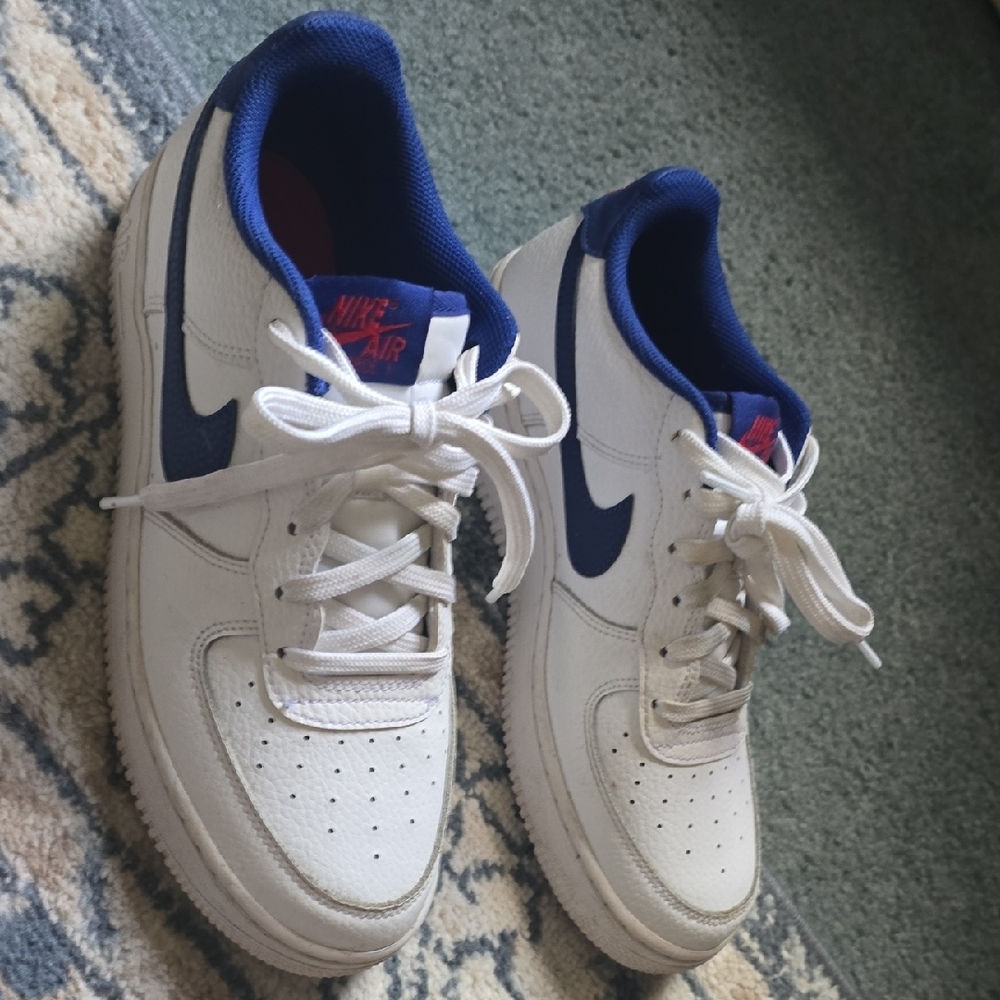 Nike Men's White and Navy Sneakers